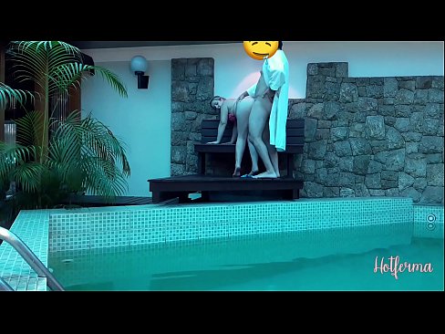 ❤️ O xefe invita a criada á piscina, pero non puido resistirse a un quente ️ Porno fb a nós gl.moresexmovies.ru ❌